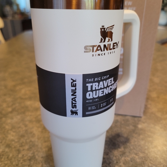 Stanley Quencher 40 oz Stanley x Magnolia cream and copper Rare NIB - Picture 8 of 16